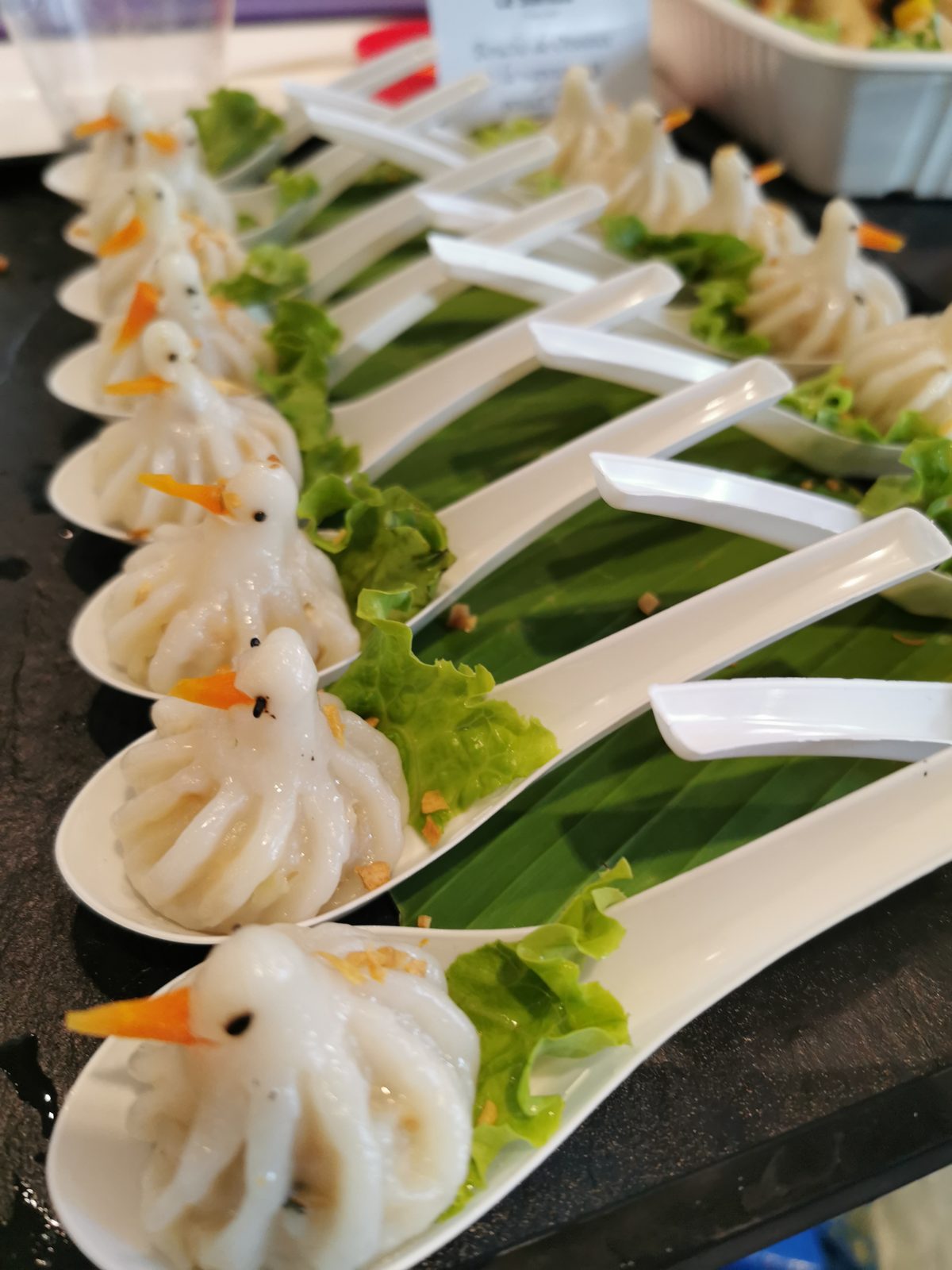 Bouchées en forme de cygne