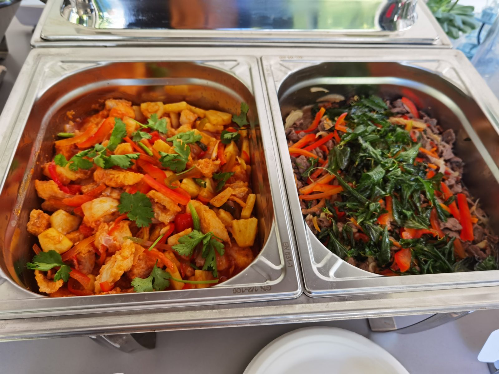 Plats sautés au wok en buffet